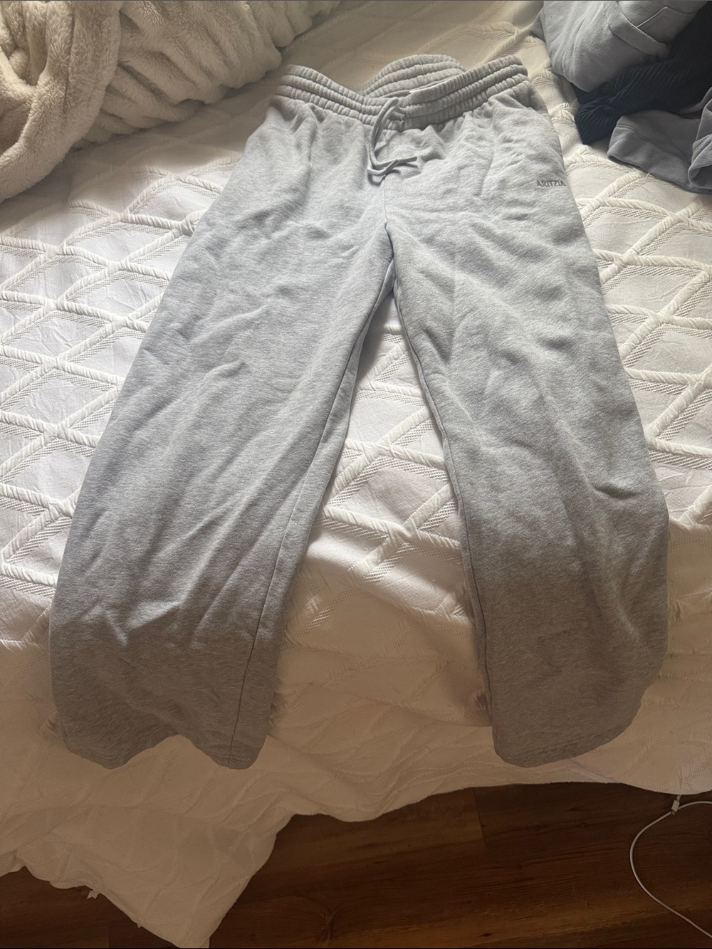 Aritzia Heather Gray Sweatfleece Joggers